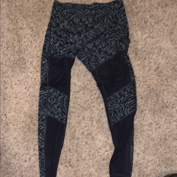 Lululemon Athletica High-Waisted Black and Gray Leggings with Mesh Panels - Picture 7 of 9